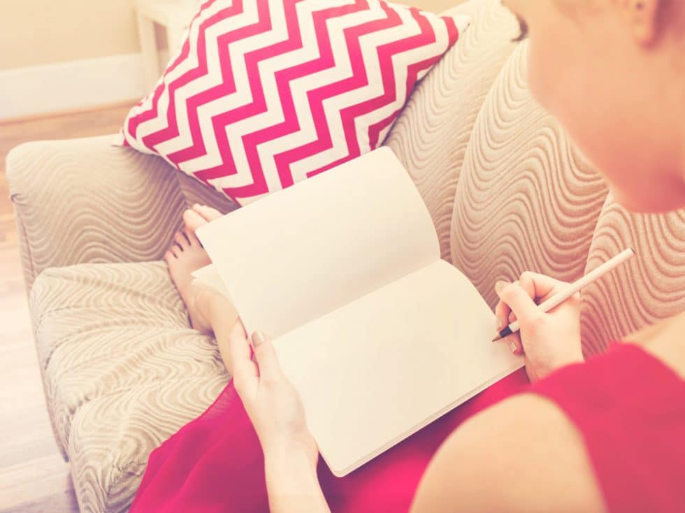 How to Weigh the Pros and Cons of Outsourcing