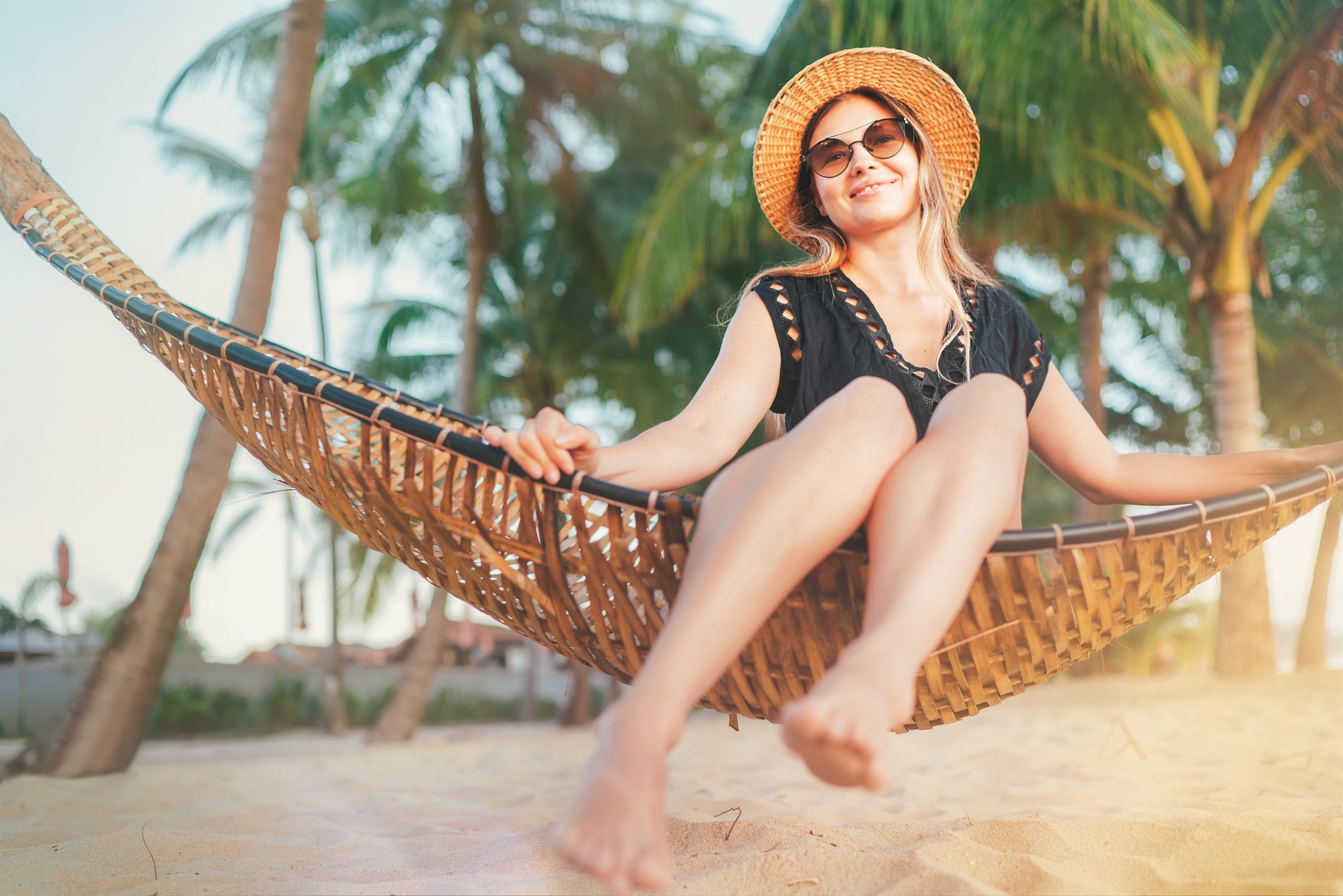 5 Easy Ways to Make Bank from the Beach (aka How to Keep the Sales Flowing While on Vacation)